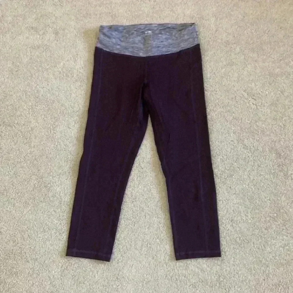 ⭐️ Champion duo dry cropped purple leggings in size small - Picture 1 of 3